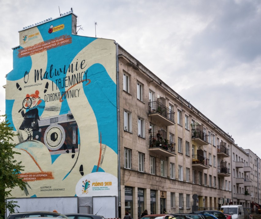 Przy Trasie Łazienkowskiej powstał antysmogowy mural. Farby pochłaniają szkodliwe substancje z powietrza