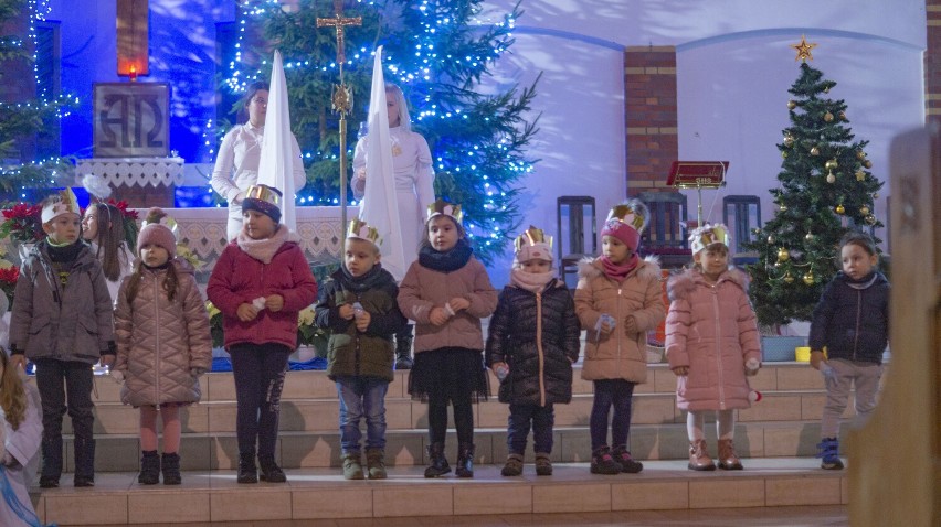 Jasełka w rąbińskim kościele wykonali uczniowie Katolickiej...