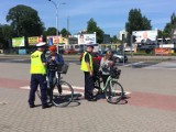 Policjanci rozmawiali na ulicach z rowerzystami. Przypominali im o zasadach związanych z bezpieczeństwem! 