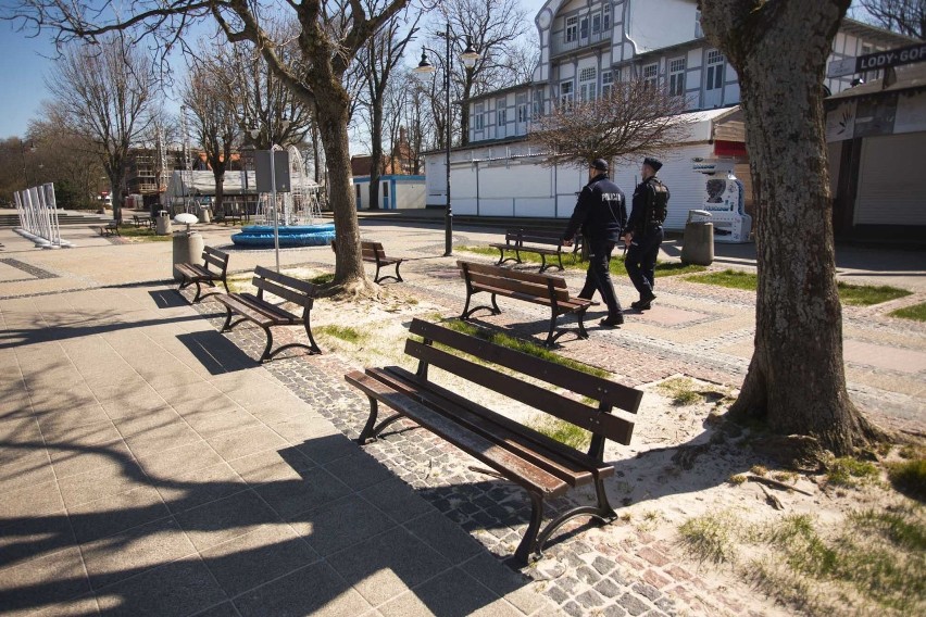 Wielkanoc bez spacerów w Ustce. Policjanci będą czuwać zwłaszcza na promenadzie 