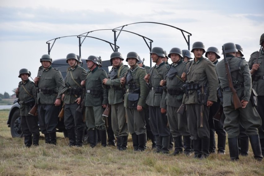 W Mikoszewie odbyła się pierwsza edycja pikniku militarnego...