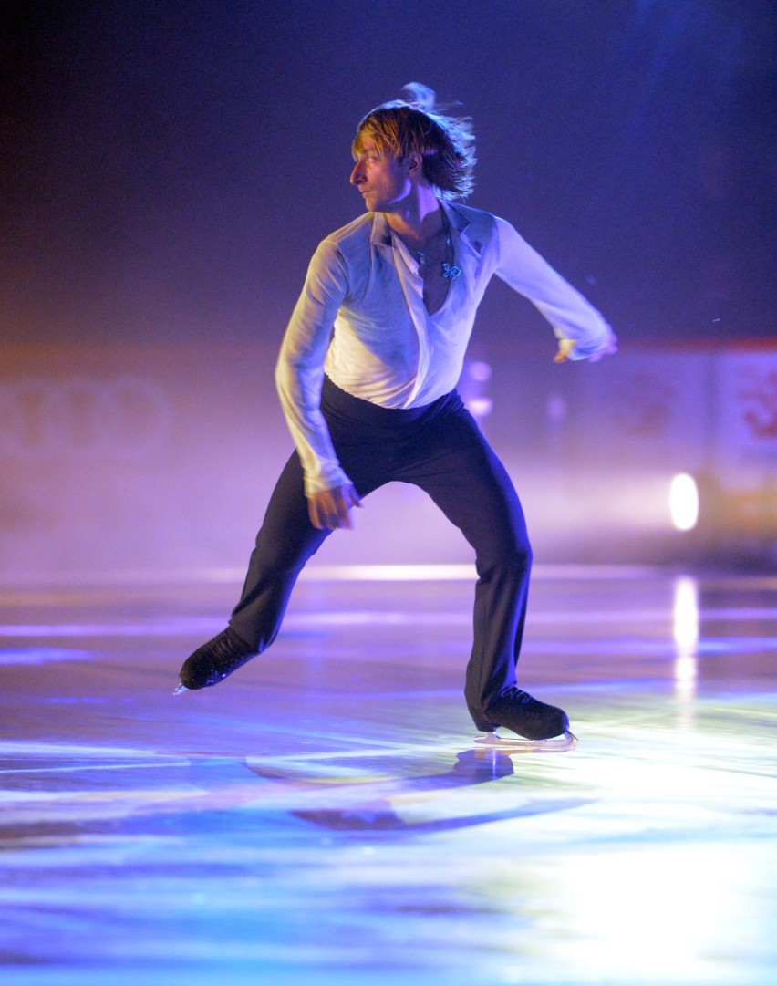 Kings on Ice. Popis łyżwiarskich umiejętności na Stadionie...