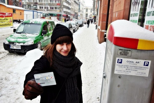 - Wrocławskie parkometry powinny przyjmować Urbancard - zauważa Weronika Bela