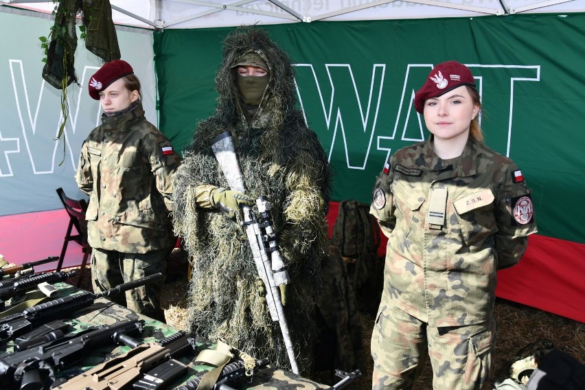 Wojskowe Targi Służby i Pracy w Pińczowie, piątek, 17 marca...