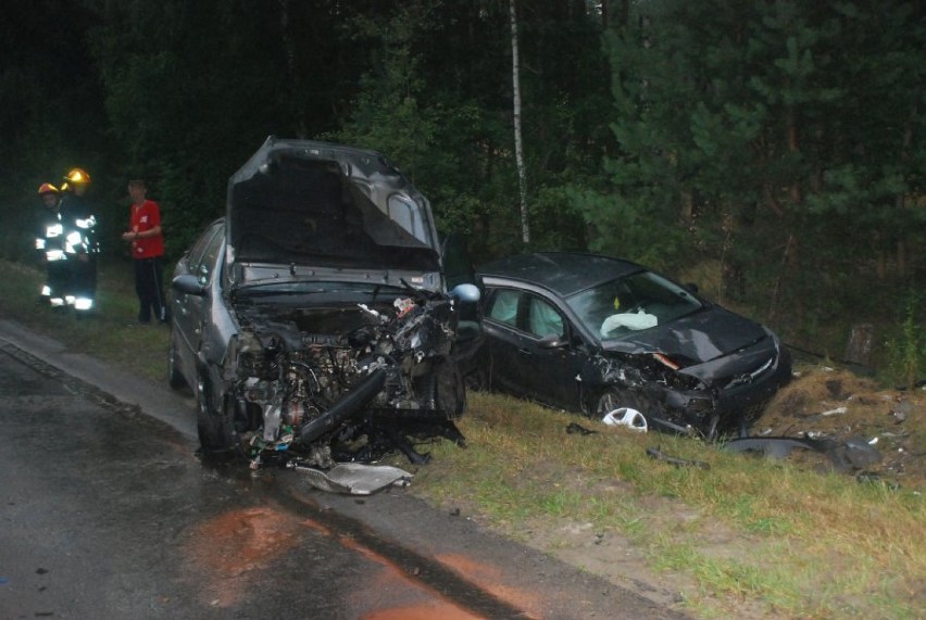 Żarki: 18-latek spowodował wypadek. Trzy osoby trafiły do szpitala