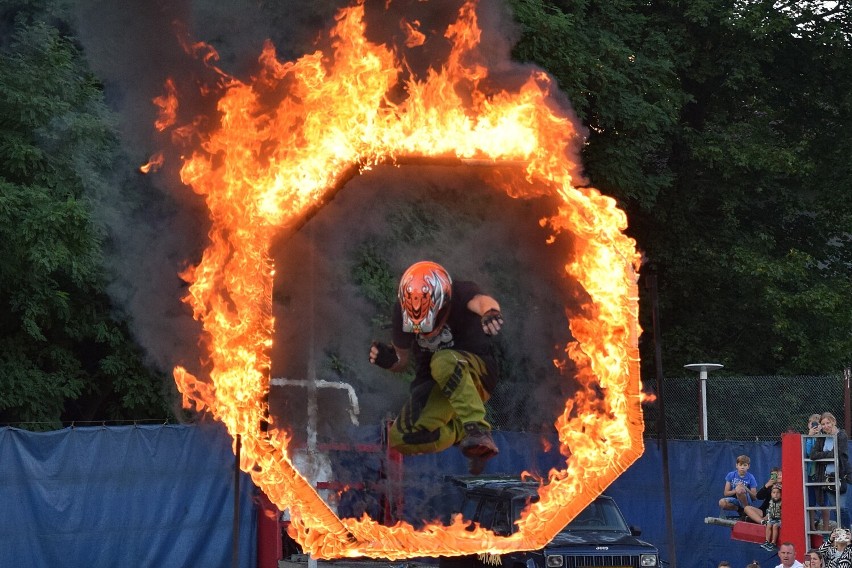 Kaskaderzy opanowali tzw. kaczy dołek w Miastku| ZDJĘCIA