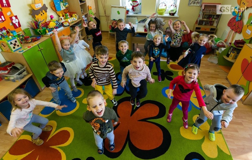 Zobaczcie, co grupa Cudaczków ze szczecińskiego przedszkola życzy babciom i dziadkom [WIDEO]