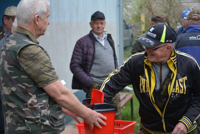 Zawody z okazji Dnia Wędkarza nad Jeziorem Miejskim w Międzychodzie (8.05.2022).