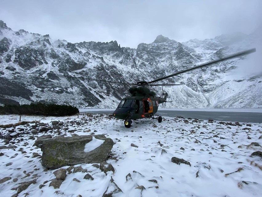 Tatry. Wojskowy Sokół pomaga ratownikom TOPR [ZDJĘCIA]