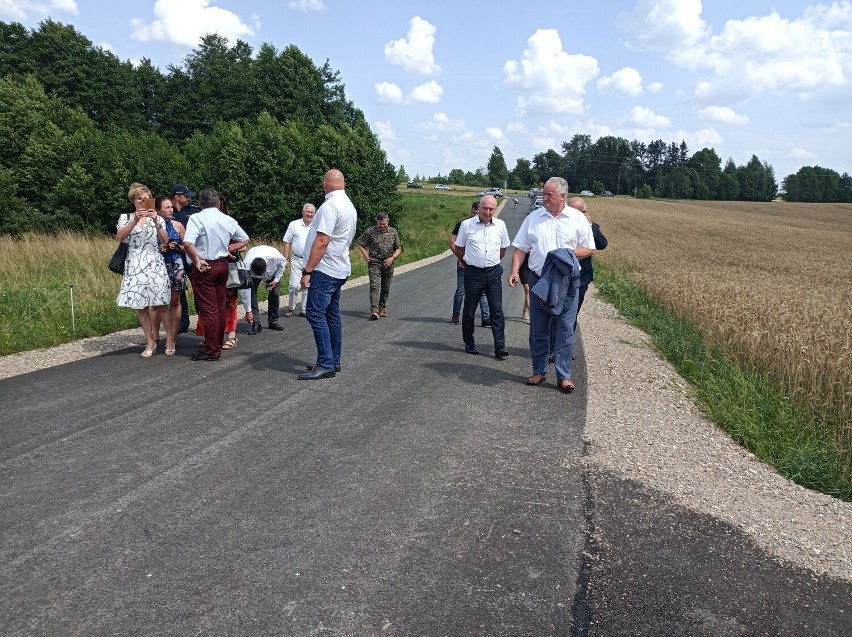 Inwestycje w gminie Filipów. Do użytkowania oddano dwie wyasfaltowane drogi [Zdjęcia]