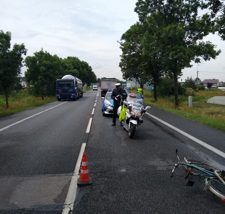 Śmiertelny wypadek w Osjakowie. Nie żyje rowerzysta potrącony przez ciężarówkę 