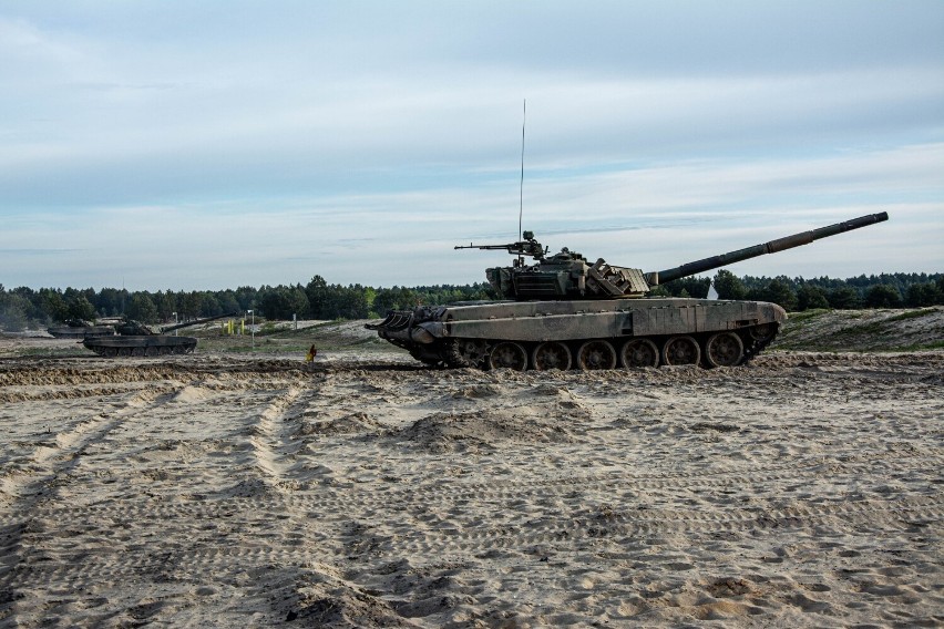 Na poligonie w Nowej Dębie trwa szkolenie ogniowe 1. Batalionu Czołgów z Żurawicy [ZDJĘCIA]