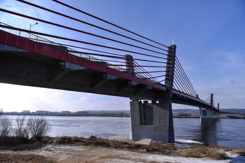 Uczestnicy XV Międzynarodowego Zimowego Kongresu Drogowego podziwiali most nad Wisłą [ZDJĘCIA]