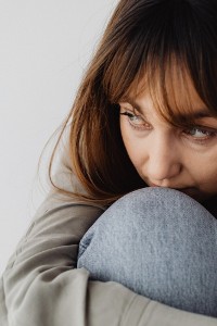 Jak odróżnić smutek od depresji? Zrób test i sprawdź, gdzie uzyskasz szybką pomoc