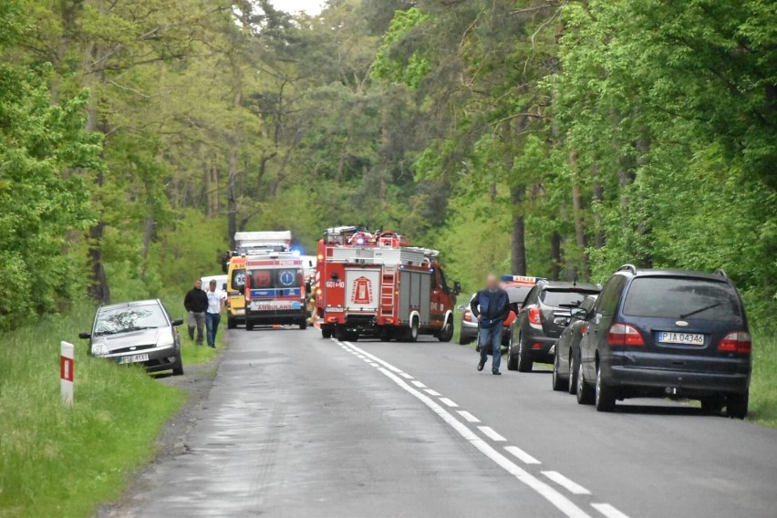 Wypadek na trasie Śrem-Chrząstowo. Droga jest zablokowana