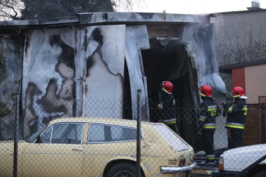 Katowice: Pożar w warsztacie samochodowym. To był wybuch [ZDJĘCIA]