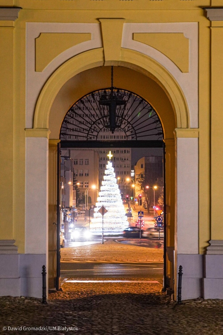 Białostoczanie pokochali świąteczne dekoracje na Rynku...