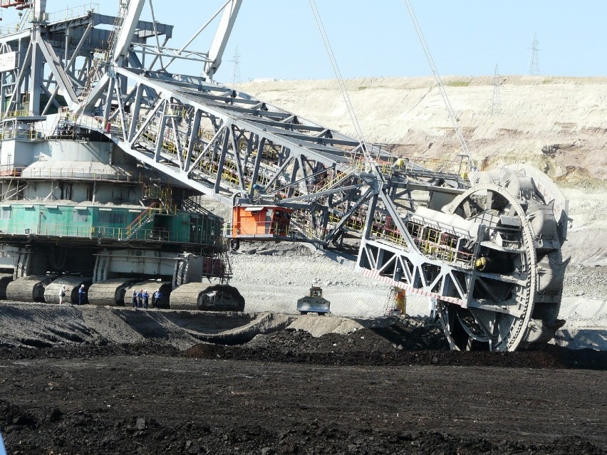 Zasobność złoża na pograniczu powiatów sieradzkiego i wieluńskiego oblicza się na 600 mln ton węgla