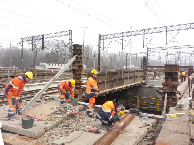 Do września potrwa remont 120-letniego wiaduktu kolejowego na Pl. Armii Krajowej w Toruniu