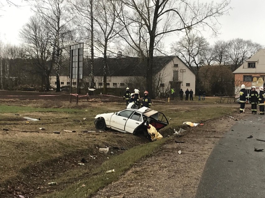 Poświętne. Tragiczny wypadek na DK8. Zderzenie osobówki z...