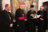 Delegacja polskich biskupów wraz z abp Stanisławem Budzikiem wróciła z Ukrainy 