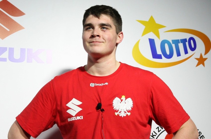 Niesamowity Jakub Straszewski wygrał półfinał Młodzieżowych...