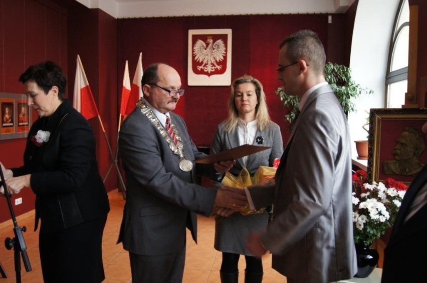 Święto Niepodległości 2013 w Radomsku: Uroczysta sesja rady...