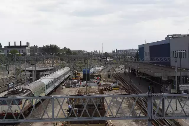 Prace przy budowie nowego dworca oraz przedłużeniu trasy PST spowodują ograniczenie liczby pociągów regionalnych wjeżdżających na Dworzec Główny w Poznaniu