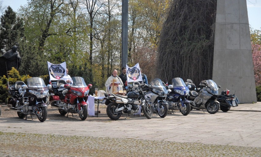 Rozpoczęcie sezonu motocyklowego 2023 w Piotrkowie i akcja pomocy dla Kacpra Jańca
