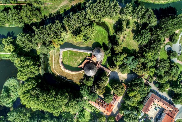 Park przy muzeum i zamku to jedno z najpiękniejszych miejsc w Międzyrzeczu