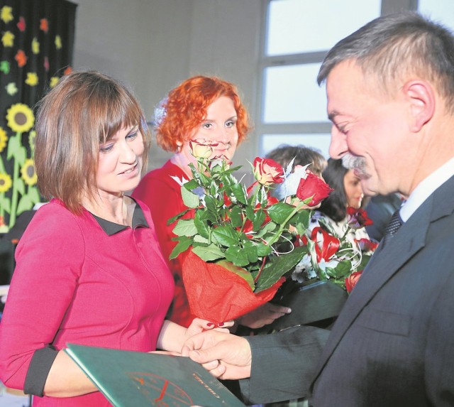 Wójt Jacek Czarnecki nagrodził uczniów, studentów i ich rodziców