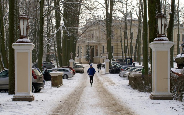 Pałac Biedrusko w śnieżnej szacie