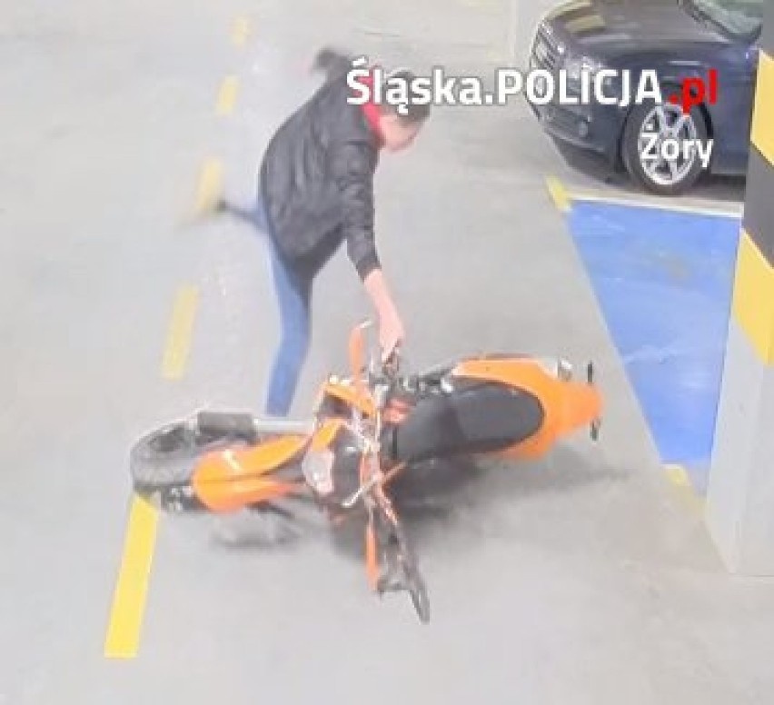 Policja szuka tego mężczyzny. Próbował ukraść motocykl