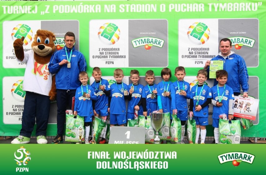 Zwycięska drużyna chłopców U-8 Fundacja Olympic Wrocław