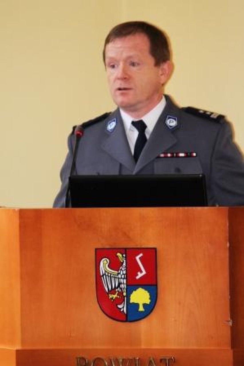 Odprawa podsumowująca pracę złotowskich policjantów w 2013 r