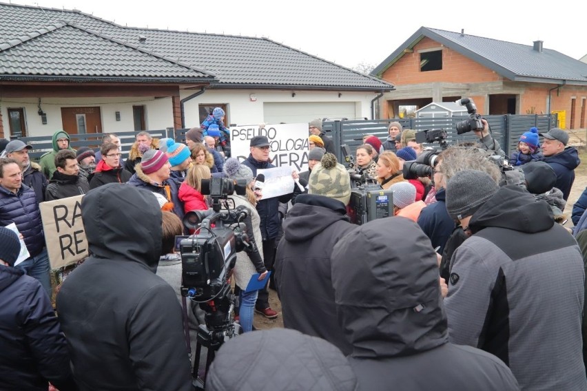 „Nie” dla trasy szybkiej kolei w Łodzi! Protest mieszkańców