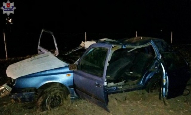 Włodawa. Wypadek w Koralówce - kierowca ze złamanym kręgosłupem trafił do szpitala.