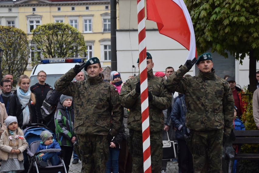 Święto flagi w oleśnickim Rynku. Gościem była minister Beata Kempa