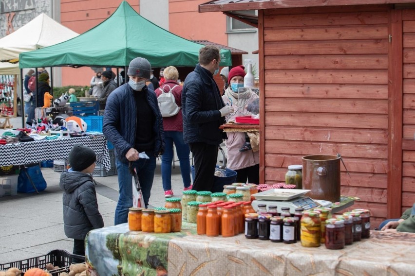 Na Frymarku bydgoskim nie zabrakło serów, wędlin, mięs,...