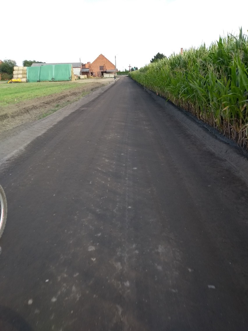 Trwają drogowe inwestycje w gminie Śmigie