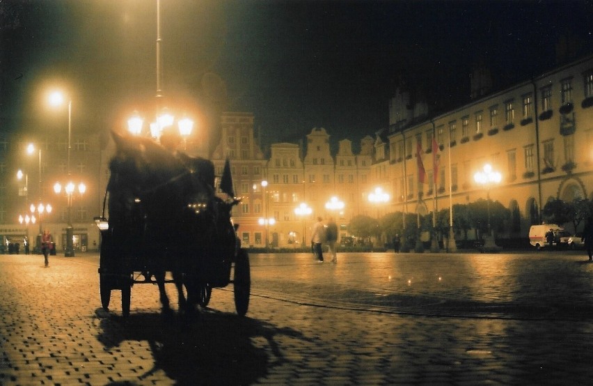 Rynek we Wrocławiu ponad 20 lat temu. Zamiast...