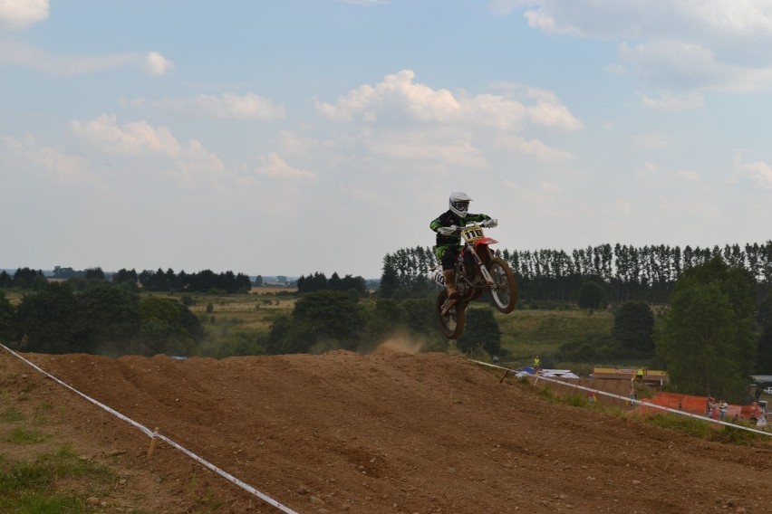 Motocross. Człuchów pod znakiem motocrossu. Fotorelacja z pierwszego dnia