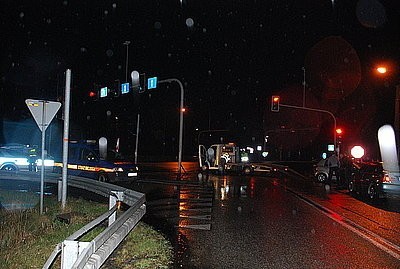 Wypadek na skrzyżowaniu DK 81 z ul. Żorską w Orzeszu-Woszczycach. Zderzyły sie trzy samochody