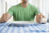Fakty i mity na temat głodówek. Kiedy głodówka jest niebezpieczna?