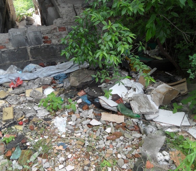 Nasz ekologiczny patrol - Śmieci straszą w zaroślach na granicy Rudy Śląskiej i Bytomia