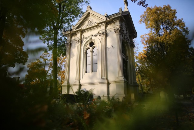 Na piotrkowskim starym cmentarzu jest wiele cennych i wyjątkowych nagrobków