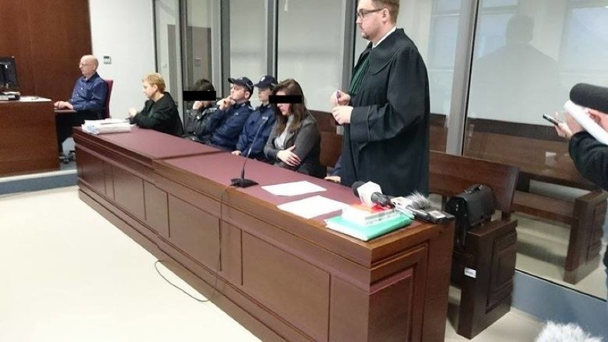 Na 25 lat więzienia skazał w piątek sąd Zuzannę M. i Kamila...