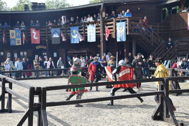 Dwudniowy turniej rycerski trwa w grodzie w Biskupicach pod Byczyną.  Można pooglądać walki wojów, ale także wziąć udział w ciekawych warsztatach tematycznych.