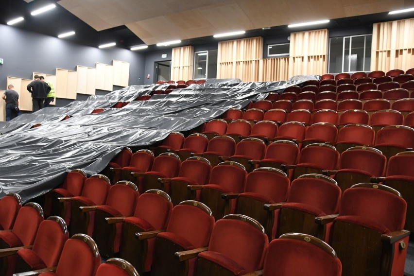 Sala teatralna w Wojewódzkim Domu Kultury w Kielcach, do której ma się przenieść Teatr Żeromskiego gotowa [WIDEO, ZDJĘCIA]