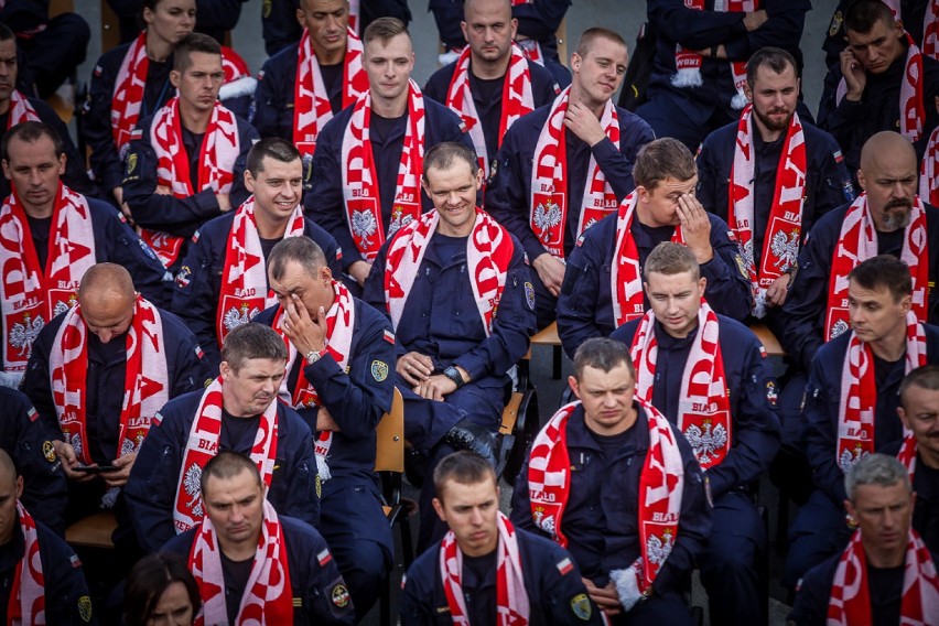 Mecz Polska - Kolumbia. Prezydent Andrzej Duda kibicował Polakom na pokładzie ORP gen. K. Pułaski w Gdyni [zdjęcia]